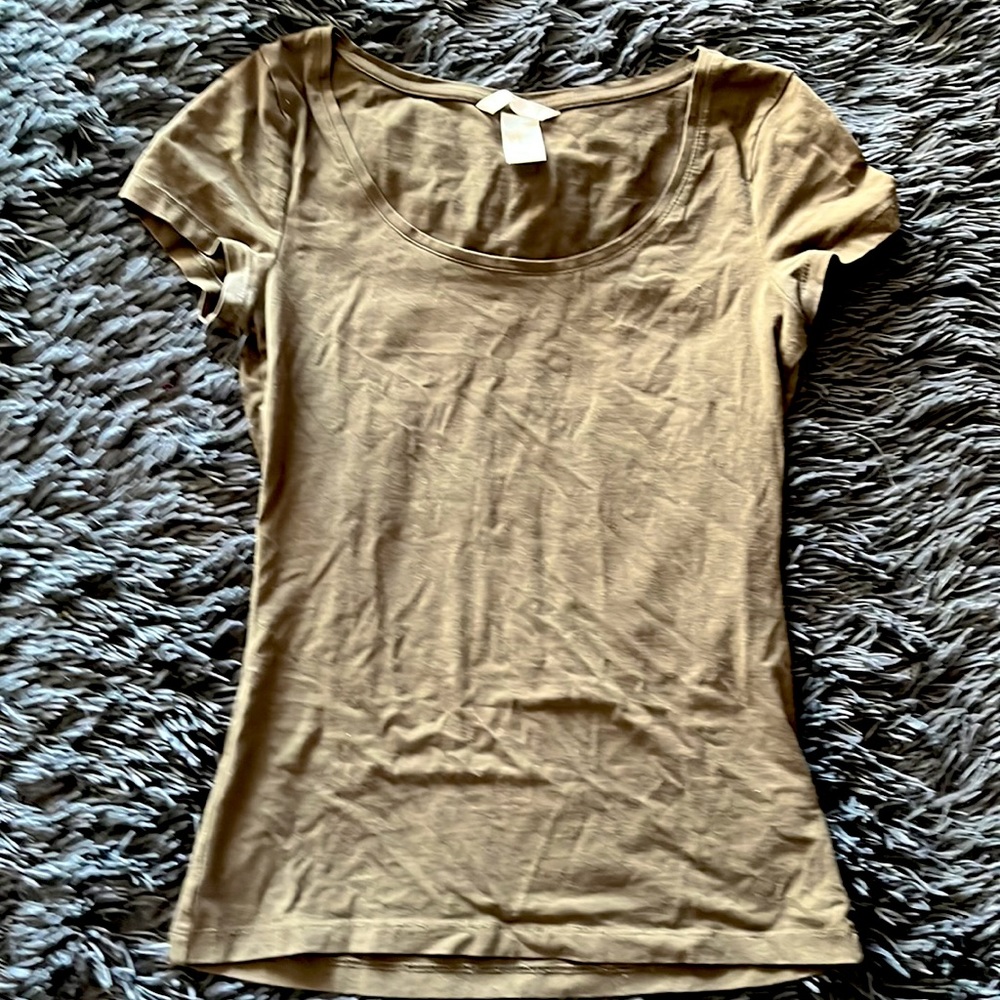 green tight fit t-shirt